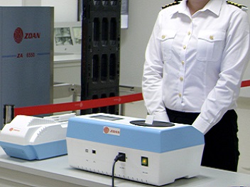 Détecteur d'explosifs/liquides